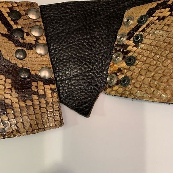 Snake Python skin belt beige/brown 2sets of snaps. - Picture 6 of 7